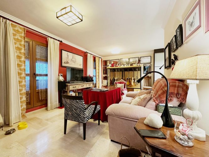 EXPECTACULAR DUPLEX EN PLENO CENTRO JUNTO A CORREDERA