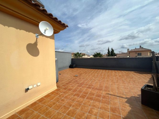 PRECIOSA CASA EN MIRABUENO