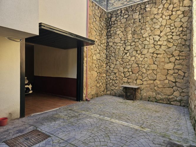 ESPECTACULAR CHALET EN SANSUEÑA