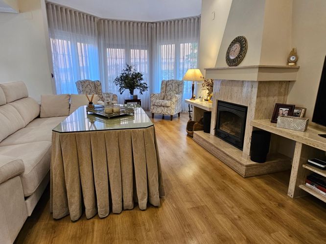 ESPECTACULAR CHALET EN SANSUEÑA
