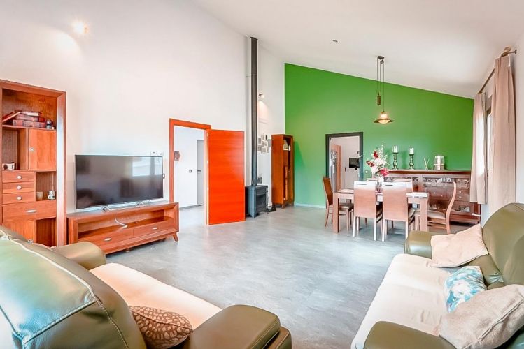 ESPECTACULAR CASA CON PISCINA Y GARAJE EN LAS URBANIZACIONES DE ALCOLEA