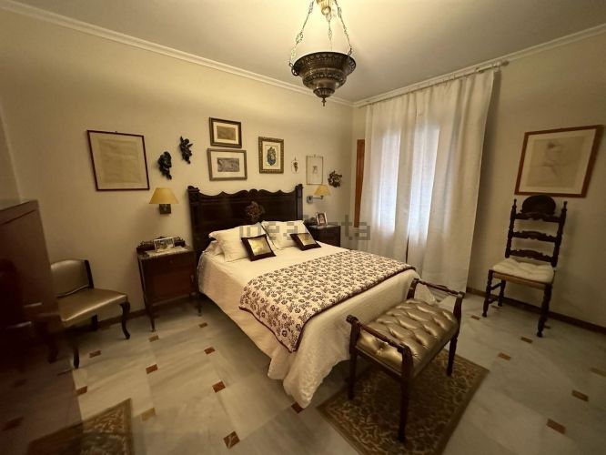 MAGNÍFICA CASA CON PISCINA EN PLENO CENTRO DE VILLA DEL RÍO
