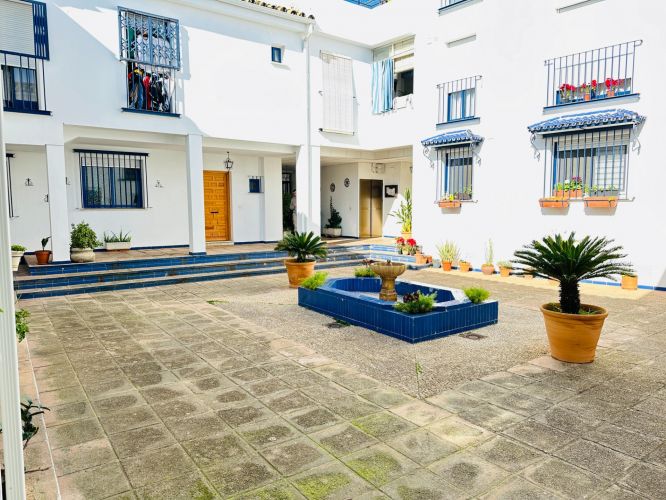 PRECIOSA CASA UNIFAMILIAR ADOSADA EN OLLERÍAS