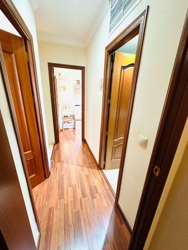 PRECIOSA CASA UNIFAMILIAR ADOSADA EN OLLERÍAS