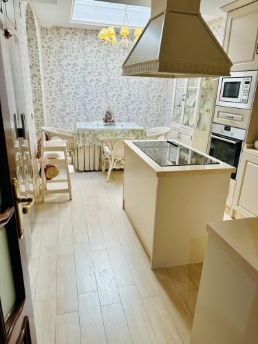 PRECIOSA CASA UNIFAMILIAR ADOSADA EN OLLERÍAS