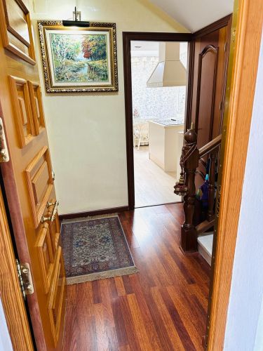 PRECIOSA CASA UNIFAMILIAR ADOSADA EN OLLERÍAS