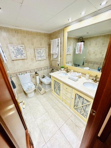 PRECIOSA CASA UNIFAMILIAR ADOSADA EN OLLERÍAS