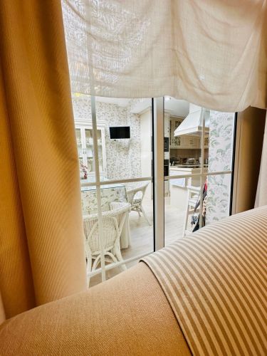 PRECIOSA CASA UNIFAMILIAR ADOSADA EN OLLERÍAS