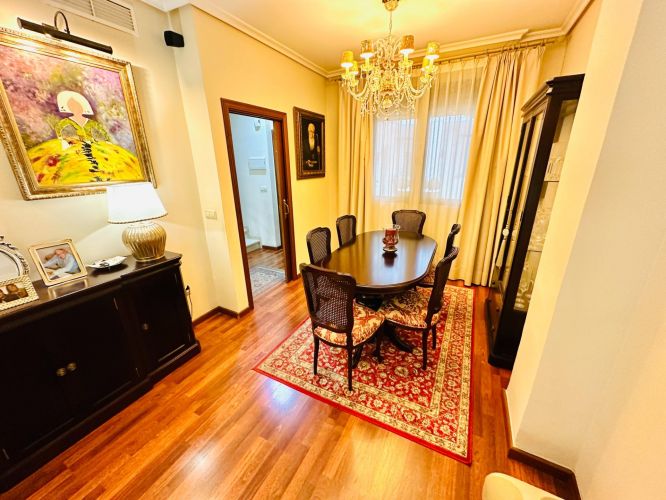 PRECIOSA CASA UNIFAMILIAR ADOSADA EN OLLERÍAS