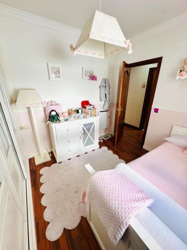 PRECIOSA CASA UNIFAMILIAR ADOSADA EN OLLERÍAS