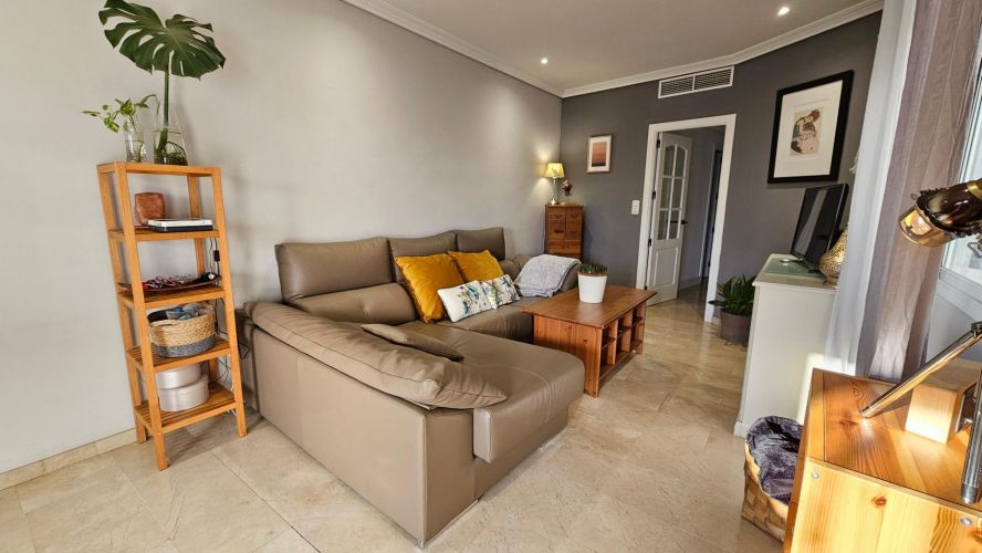 PISO SUPER ESPECIAL SITUADO EN ZONA CAMPING