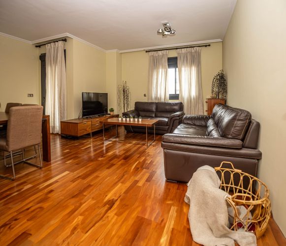 VIVIENDA PERFECTA PARA VIVIR EN EDIFICIO CENTER
