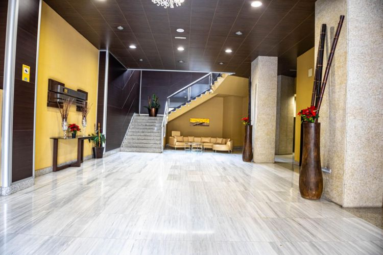 VIVIENDA PERFECTA PARA VIVIR EN EDIFICIO CENTER