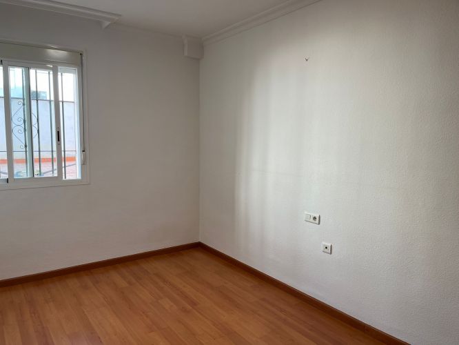 OPORTUNIDAD PISO EN VILLARUBIA