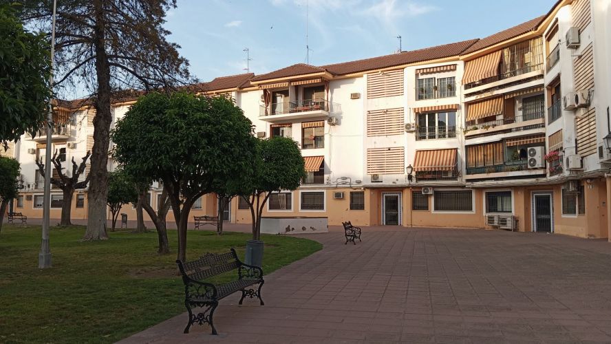 VIVIENDA JUNTO AL COLEGIO DEL CARMEN