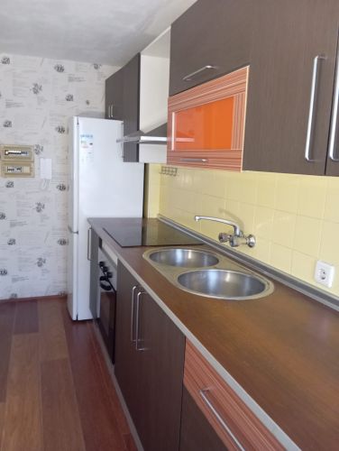 VIVIENDA JUNTO AL COLEGIO DEL CARMEN