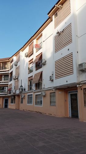 VIVIENDA JUNTO AL COLEGIO DEL CARMEN