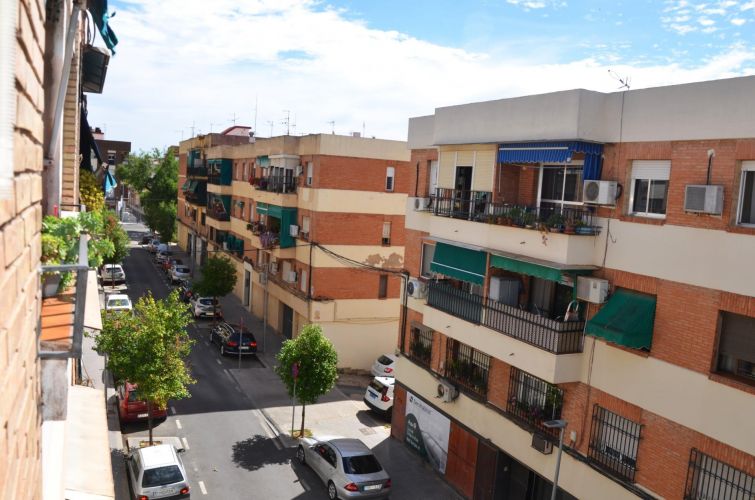PISO COMPLETAMENTE REFORMADO MUY CERCANO A LA ESTACIÓN DE BUS Y TREN