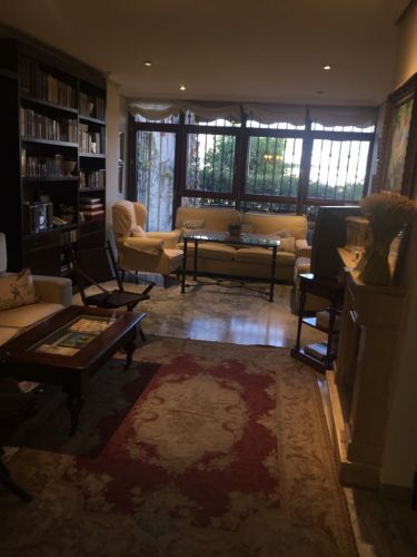 Magnifico bajo en zona residencial con terraza