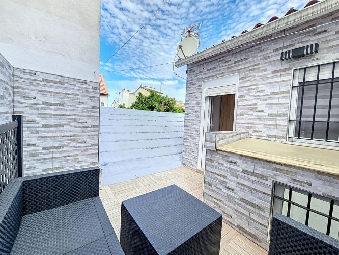 FABULOSA CASA EN LA ZONA BAJA DE CAMPO DE LA VERDAD