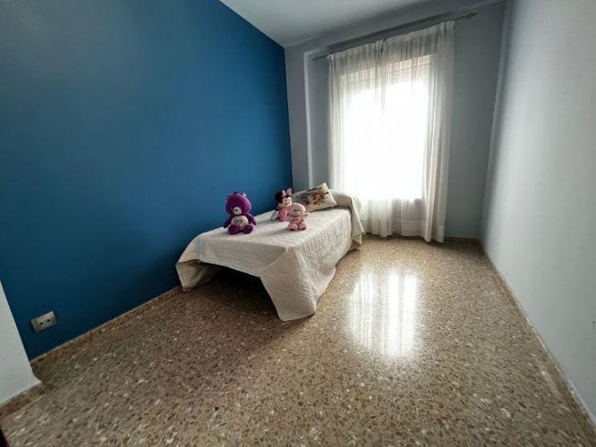 GRAN PISO PARA ENTRAR A VIVIR JUNTO A Mª AUXILIADORA
