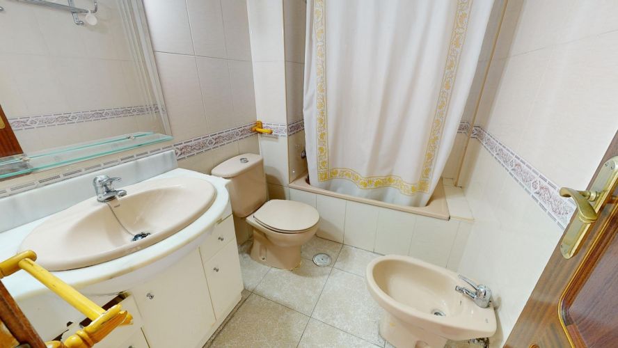 MAGNIFICA VIVIENDA EN AVDA ALMOGAVARES
