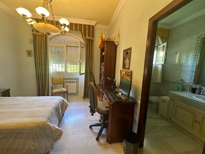 CHALET DE UNA SOLA PLANTA AL LADO DEL COLEGIO BRITÁNICO 