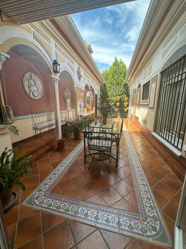 CHALET DE UNA SOLA PLANTA AL LADO DEL COLEGIO BRITÁNICO 