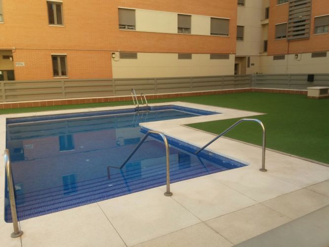 EXCELENTE VIVIENDA, PRIMERAS CALIDADES, PISCINA, TRASTERO Y COCHERA DE RECIENTE CONSTRUCCIÓN,