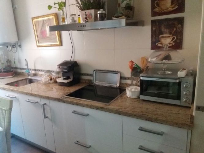 EXCELENTE VIVIENDA, PRIMERAS CALIDADES, PISCINA, TRASTERO Y COCHERA DE RECIENTE CONSTRUCCIÓN,