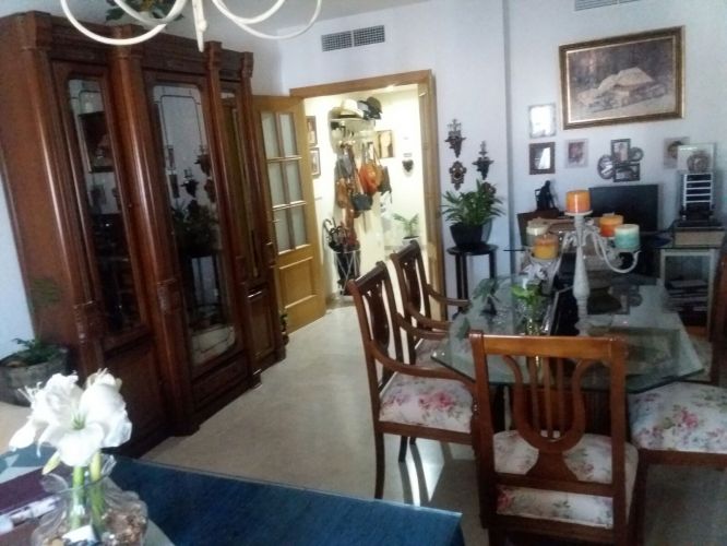 EXCELENTE VIVIENDA, PRIMERAS CALIDADES, PISCINA, TRASTERO Y COCHERA DE RECIENTE CONSTRUCCIÓN,