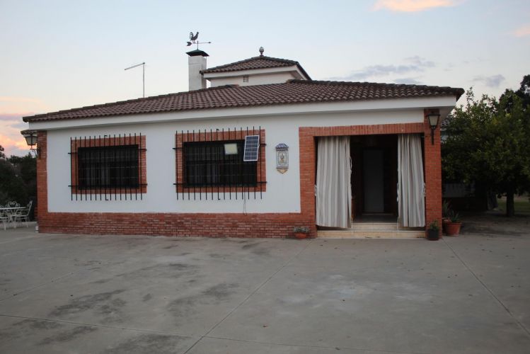 CHALET EN CORDOBA  ZONA LA COLINA 