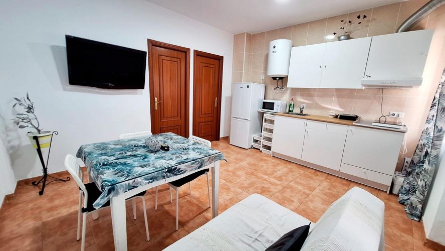 LOCAL APARTAMENTO JUNTO LA CALAHORRA 