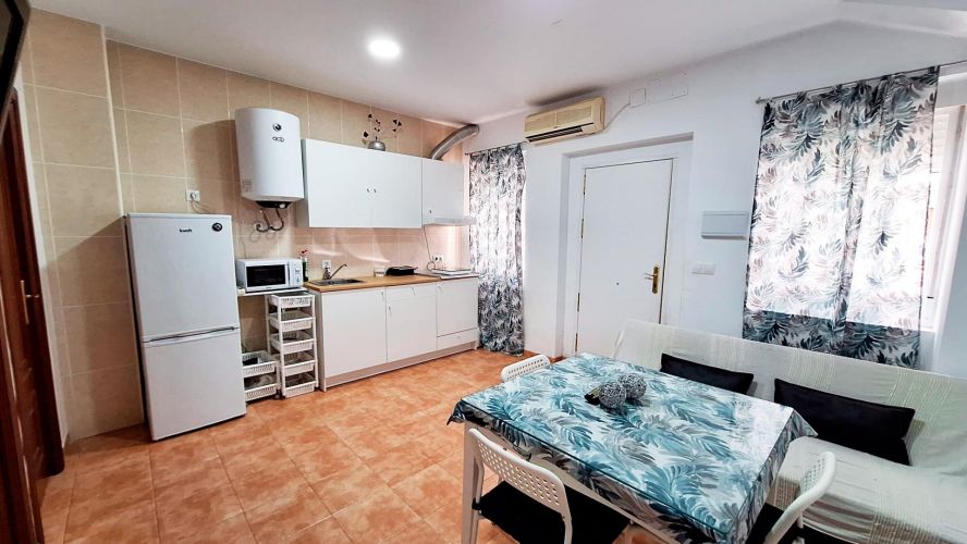 LOCAL APARTAMENTO JUNTO LA CALAHORRA 