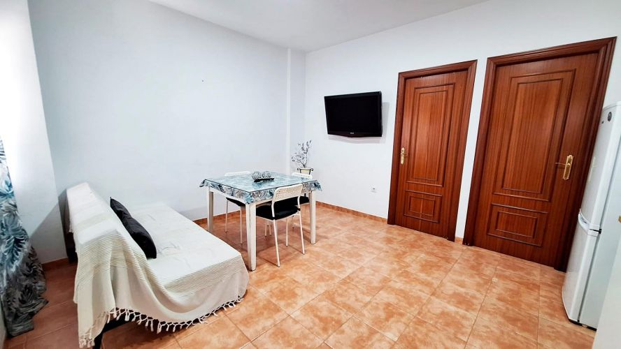 LOCAL APARTAMENTO JUNTO LA CALAHORRA 