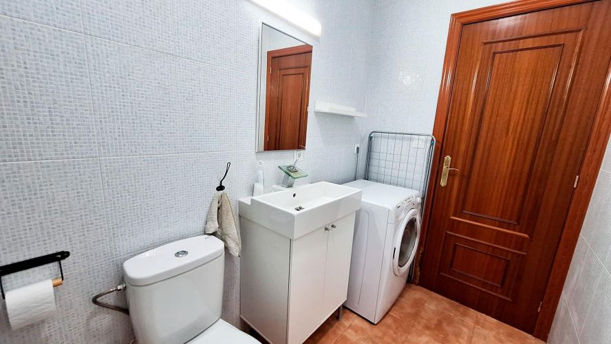 LOCAL APARTAMENTO JUNTO LA CALAHORRA 