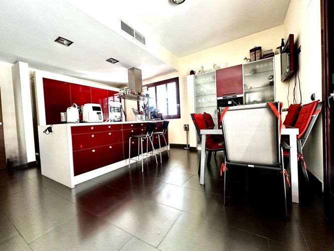 ¡¡CHALET EN VENTA EN EXCELENTE UBICACIÓN!!