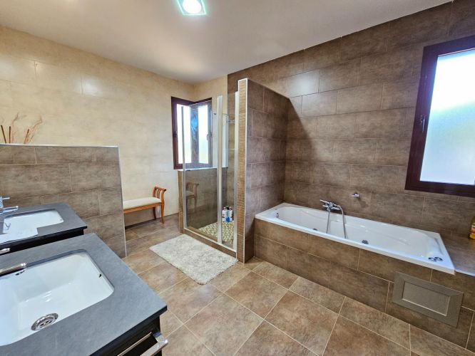 CHALET DE LUJO :MODERNIDAD Y NATURALEZA SE UNEN