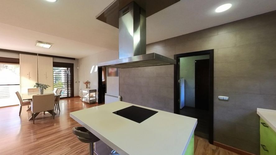 CHALET DE LUJO :MODERNIDAD Y NATURALEZA SE UNEN