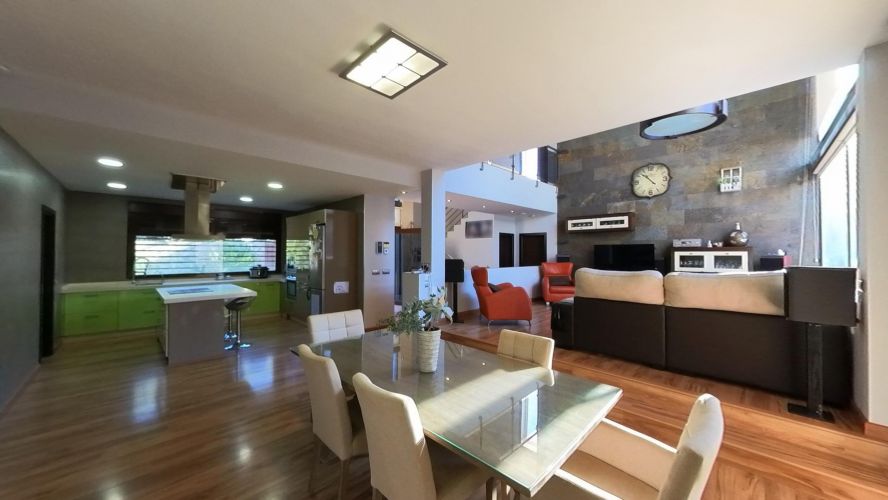 CHALET DE LUJO :MODERNIDAD Y NATURALEZA SE UNEN