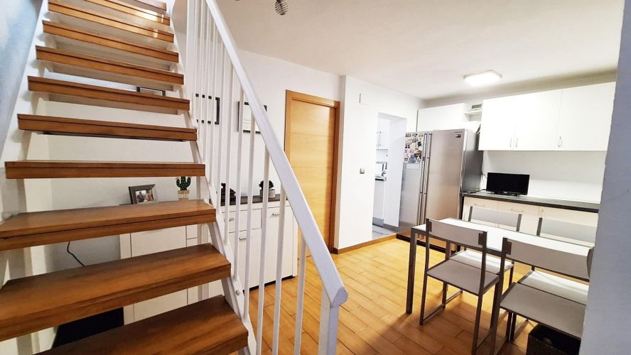 ¡¡ CASA REFORMADA CON SOLARIUM EN EL HIGUERON!!