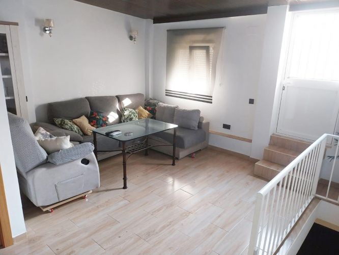 ¡¡ CASA REFORMADA CON SOLARIUM EN EL HIGUERON!!
