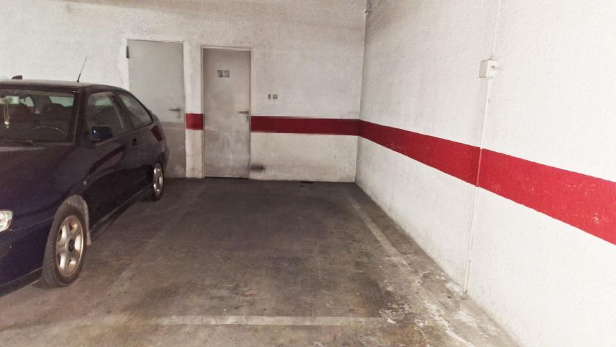 PISO CON PISCINA COMUNITARIA, COCHERA Y TRASTERO EN EL ARCÁNGEL