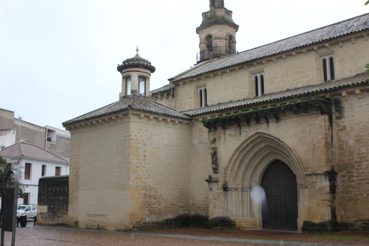CASA ADOSADA JUNTO A PLAZA DE LA MAGDALENA