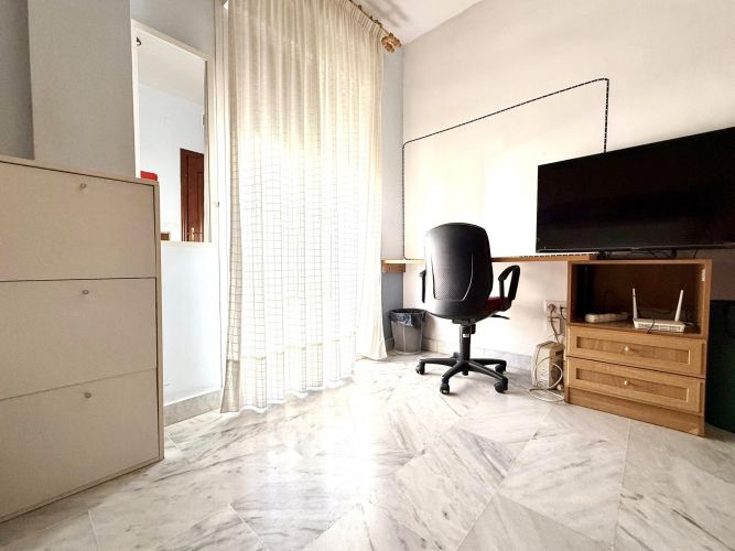 Oportunidad en Encinarejo. Casa de 2 plantas con terraza, 2 trasteros y cochera 