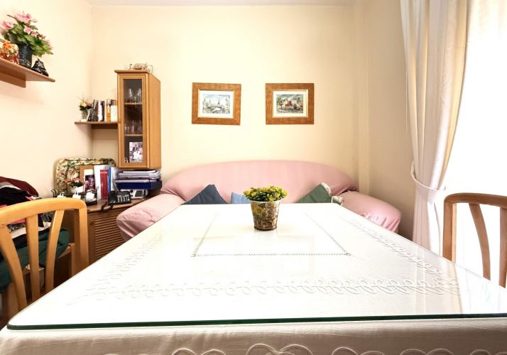 Oportunidad en Encinarejo. Casa de 2 plantas con terraza, 2 trasteros y cochera 