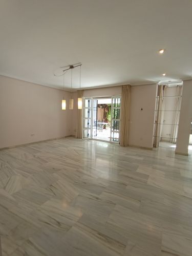Casa adosada en venta en El Brillante -El Naranjo - El Tablero