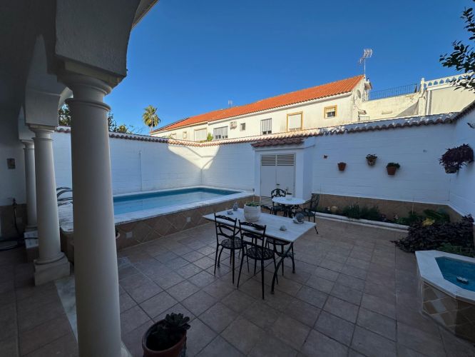 CASA CON PISCINA EN ENCINAREJO