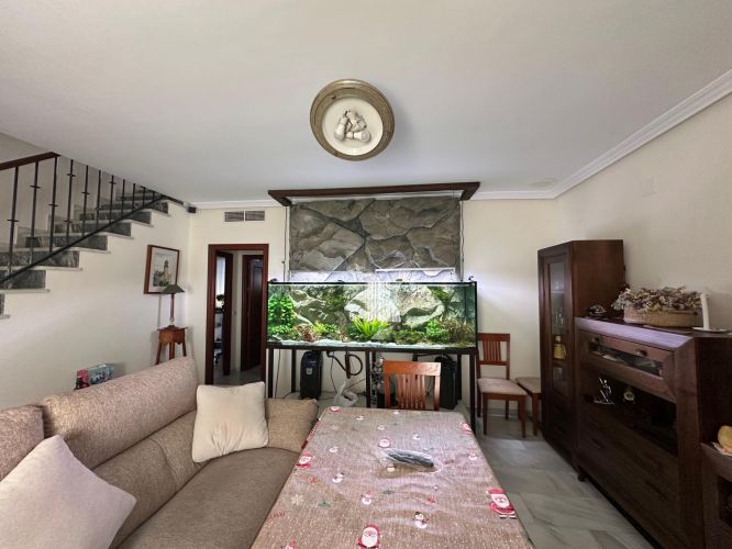 CASA CON PISCINA EN ENCINAREJO