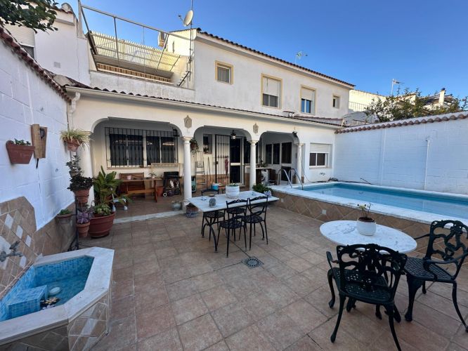 CASA CON PISCINA EN ENCINAREJO